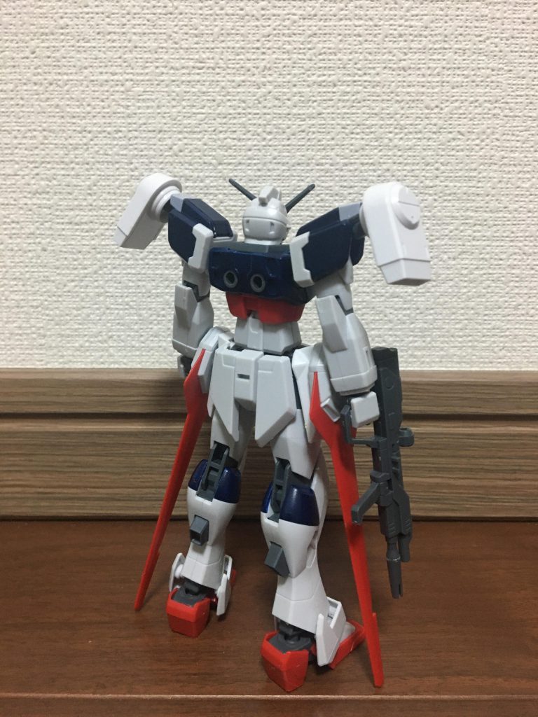 ラプトインパルスの一番の強みは拡張性にあります。背中の元々の接続部のおかげで様々なバックパックを装着出来るとこもあります。そしてもう一つは