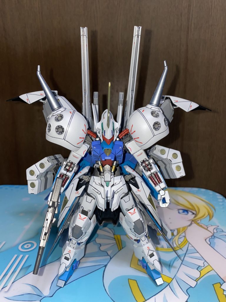 Gpシリーズは主にホワイトカラーが多いので、ホワイトとグレーを使用して情報量を増やしました