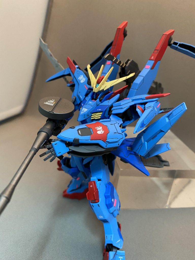 キット付属は持ち手だけなので、ビルドハンドで表情がつくようにしました。