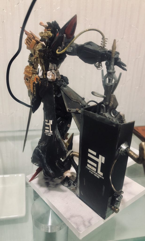 リアスカートはパテで作成、土台は大理石のイメージ。