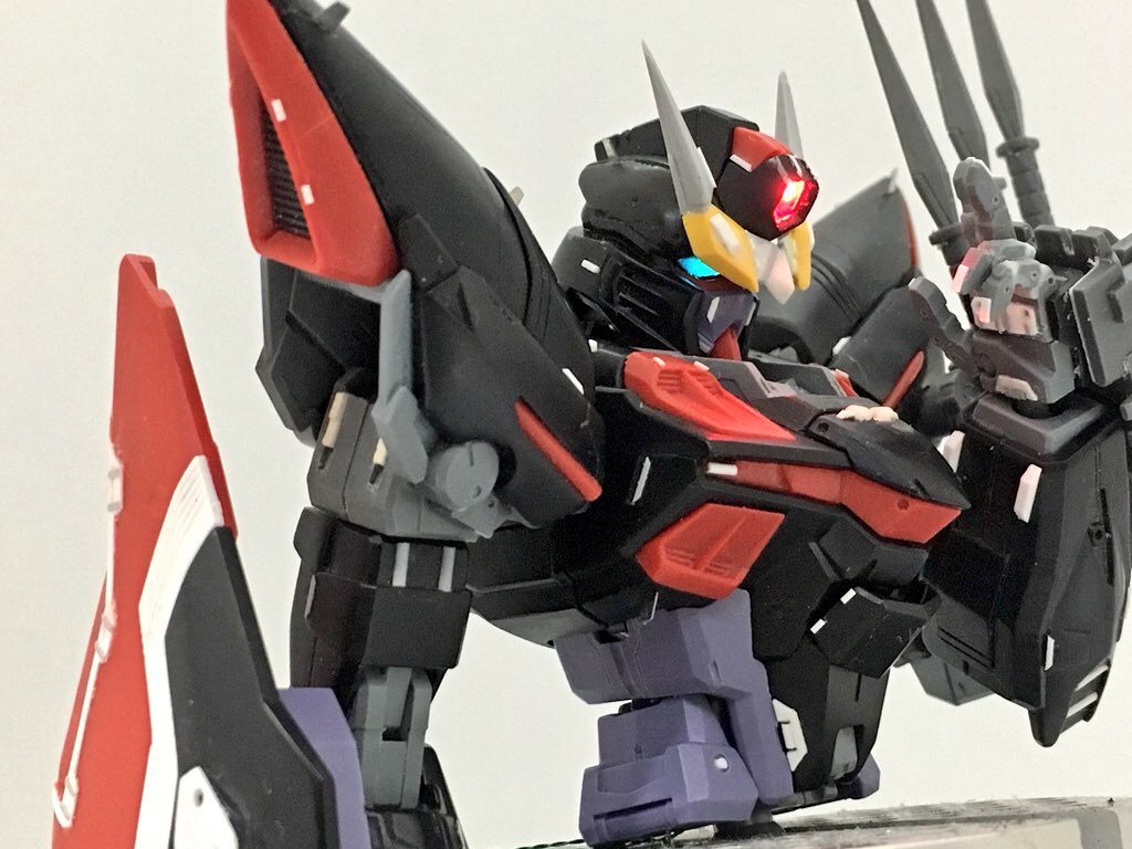 メインカメラとツインアイにはチップLEDを仕込み点滅する様にしてあります。