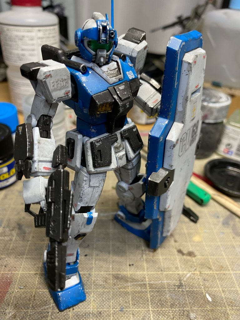 制作した時の画像がほとんどなかったのでこれだけですw
こいつは2番機ですね～、画像だとシルバーでチッピングを施したところです。
個人的な宇宙の汚しだと黒をメインに汚してます。
他にもスペースデブリの衝突跡をつけています。
アピールショットをよく見ると小さい凹みがたくさんあるので是非見てみてください！