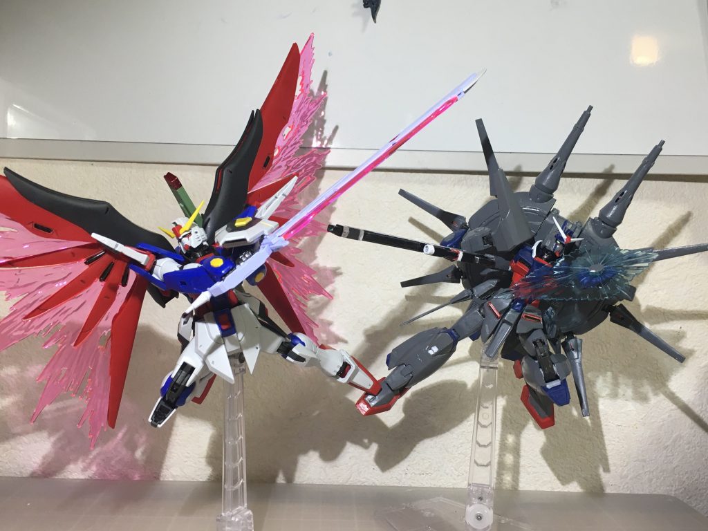 デスティニーと並べて一枚
この二機の並びは本当に良い