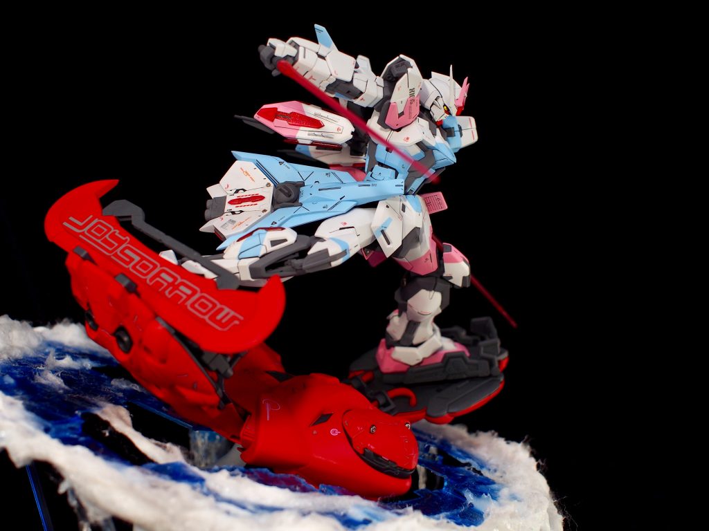 プロパルジョン・ストライカーは主に擬似ヴォワチュール・リュミエール発生装置であるが、従来のGATフレームではその負荷に耐えることはできない。そこで、全身に剛性の高い負荷を逃す金属【イゼスバイダイト(ices-bie-dyte)】を機体各所に配している。同金属はデイトナストライクの左腕のフレームに使用された際に負荷を逃す性質が発見された。