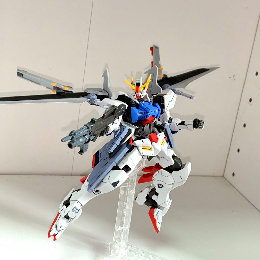 アスタロトのライフルをロングバレル化し下部にグレネードを追加したオリジナル装備ライフルは単発、オート、3点バーストとモードが選べます