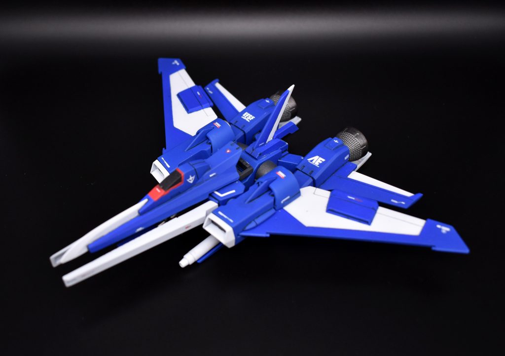 サポートメカ アッキヌフォート
戦闘支援を行い、SFSとしての使用も可能。メガライドランチャーをベースに、戦闘機に似たシルエットになるようミキシングしました。