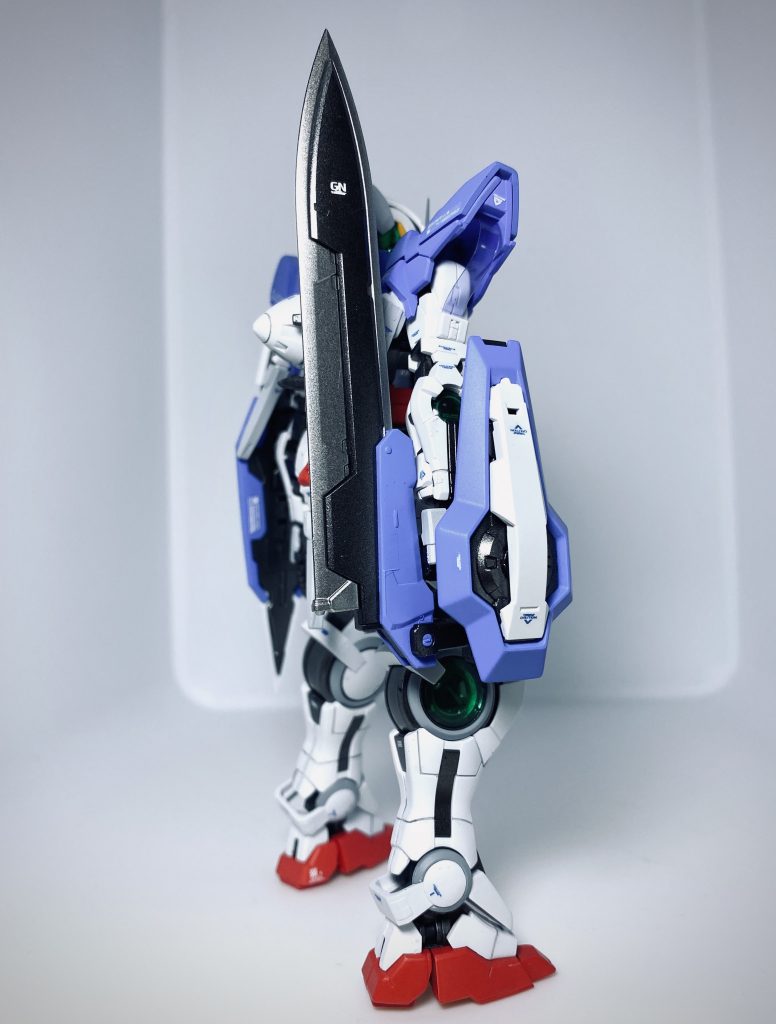 馬鹿でかい実体剣が素敵。