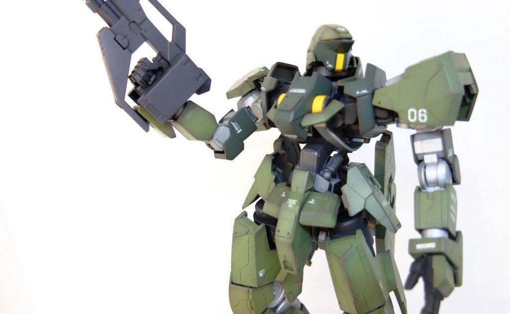 一般兵がこんな貫禄のあるポーズ取るかな…
