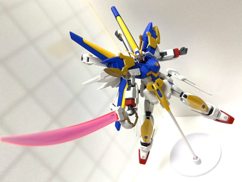 ビームザンバー

クロスボーンガンダムに装備されていた兵装であり、ザンスカール戦争時代のMSのビームシールドを切断することは不可能だが、装甲であれば容易に斬り伏せる。