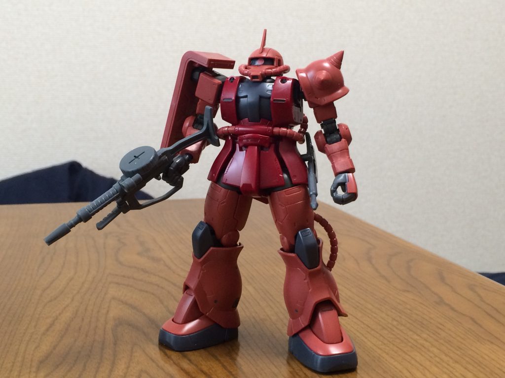 別のアングルになります。いつも通り部分塗装で墨入れはしてません。シールはモノアイは使ったと記憶してます。