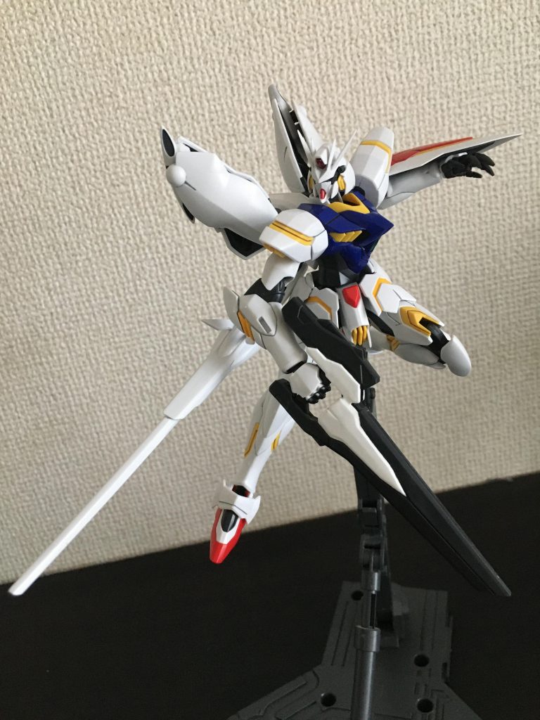 背部のレギルスキャノンは取り回しがよく、様々な角度に向けられるのでポージングが捗ります