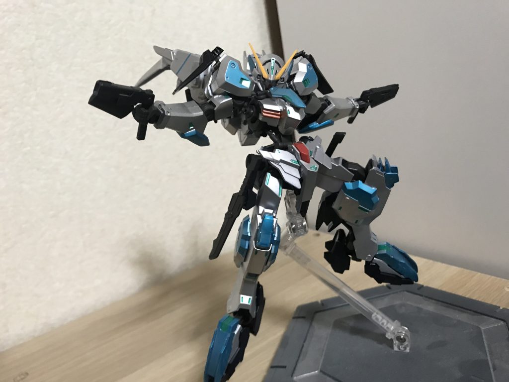 そして短銃、連射にすぐれ大型火器をうち尽くした後のメイン武装、非常に身軽な本気の機動性を活かす武装