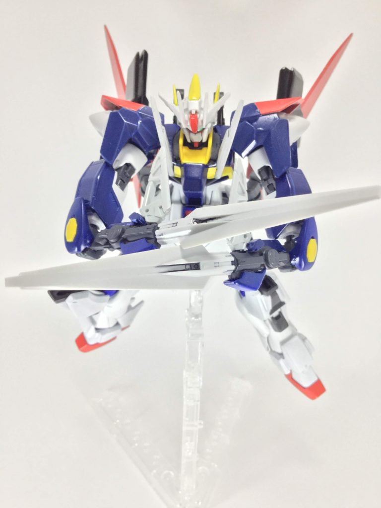 ライフルモードもオリジナル同様に使用可能
デスティニースカイで追加になったギミック、ビームブーメランを装着可能