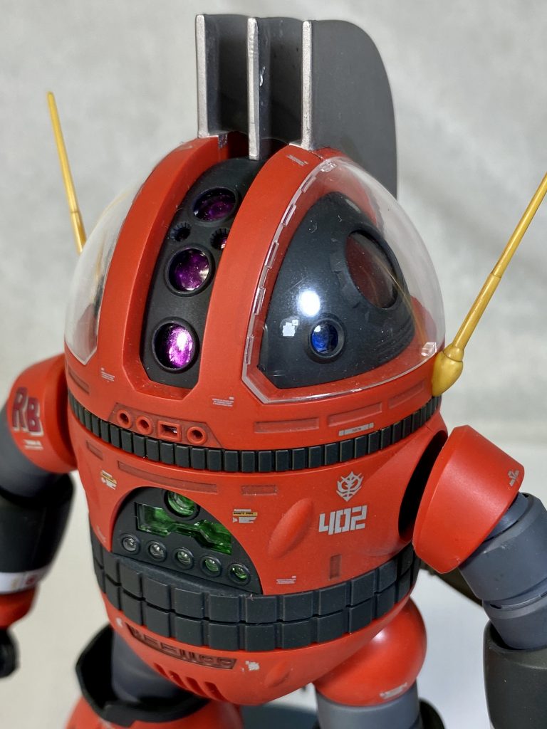 バストショットで。
高度な探知能力を持つセンサー群