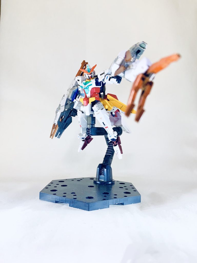 どアップでボヤけてしまいましたが、クローの肉抜きはパテで塞いでいます。