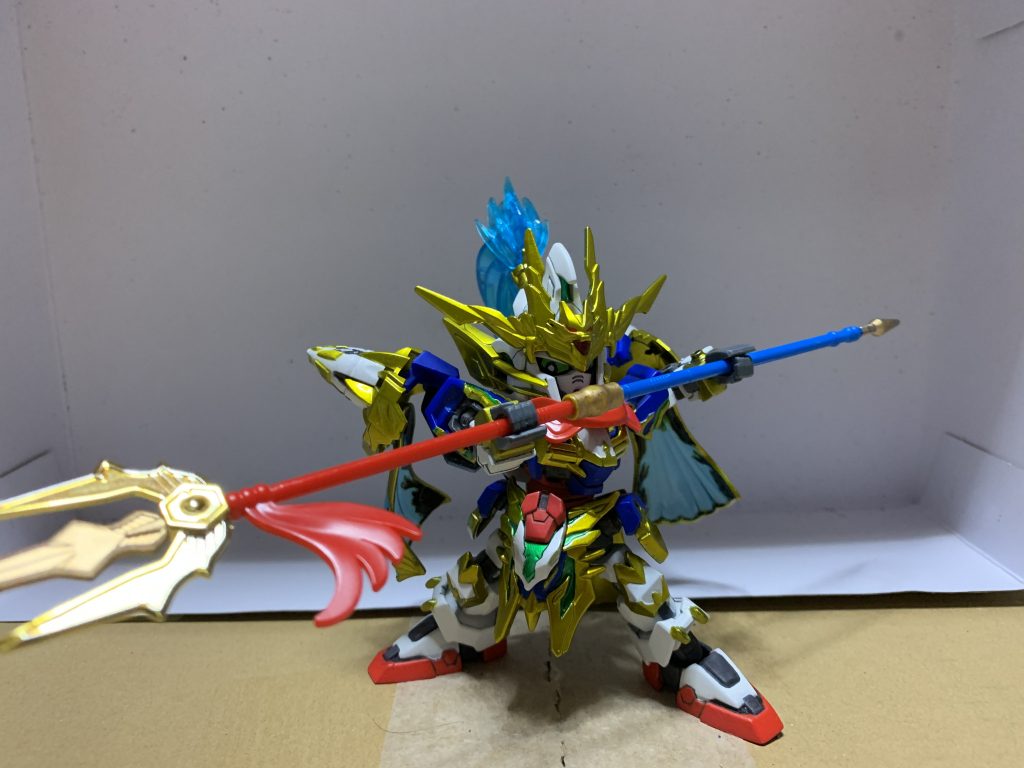 要所要所にCSフレームを組み込むことで可動範囲を増やしました。槍の両手持ちも出来る様に。
手首はビルドハンズのSサイズをそのまま使用。