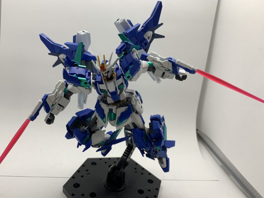 武装
背部のバックパックキャノン

シールド

ビームマグナムをベースに改造した
ガトリングマグナム

グリッドセイバー

グリッドアックス

グリッドセイバーとグリッドアックスを合体させた
グリッドハルバード

ビームトンファー