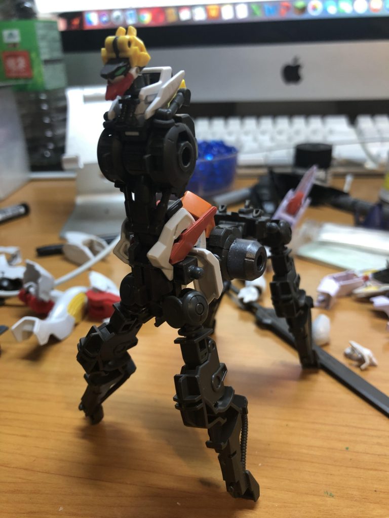 未塗装ですがフレーム単体での写真です
首の延長はボツになりました