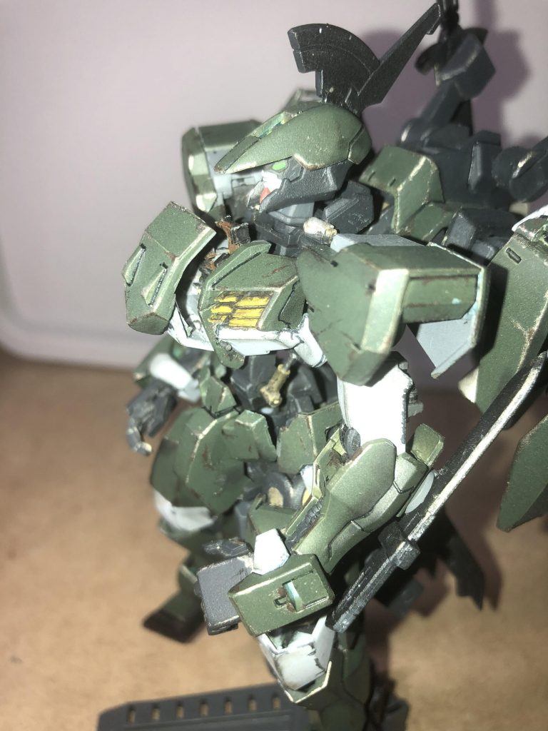 地味にフェイスとコクピットがオープンします。