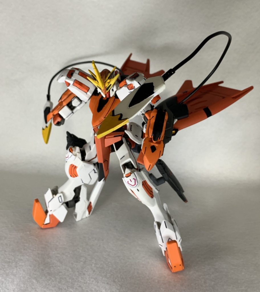 腰部に装備されているワイヤークロー
シュヴァルべグレイズに装備されている物の技術を利用しているが、厄祭戦当時のものに比べると性能は低くなっている