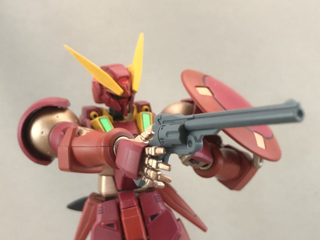 主武装はジエンドから拝借したリボルバーマグナム。
ジエンドのリボルバーは造形が素晴らしいですね!