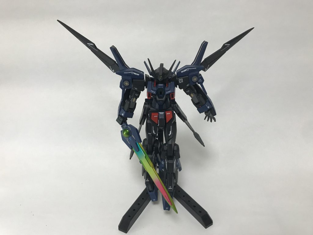 GBNで使う設定なので必殺技用の剣も作ってあります。着脱式なのでついてない状態にもできます。