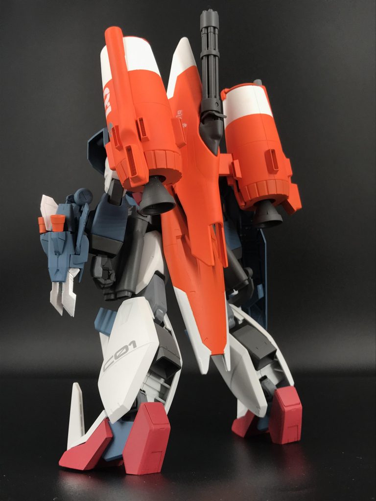 後ろから。
何気に機動兵装ポッドも羽を取っ払ってスラスターを追加した、使用時に姿勢制御が出来る改良モデルにしてみました。