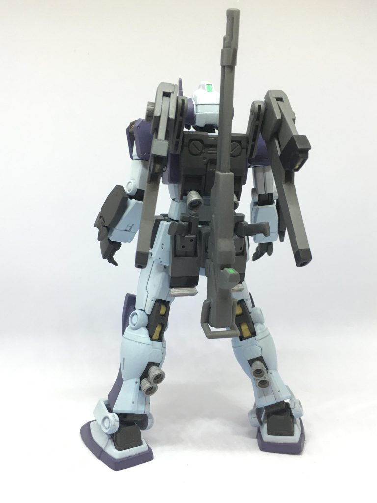 バックショット。旧HGストライクフリーダム のクスフィアスをちょん切ったキャノンスラスター、自作のハンドガン2丁とホルスター(何となくブースター付き)、ちょっとイジったイージスのライフルをマウント。