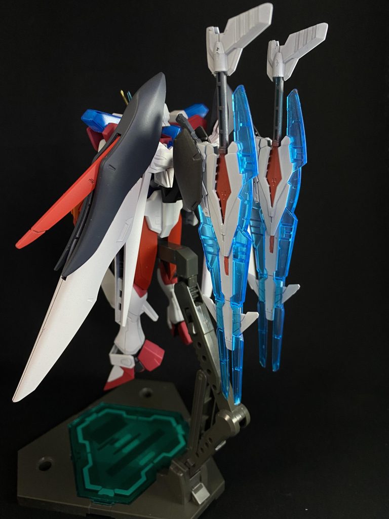 バックショット。カレトヴルッフを二丁背負わせています。