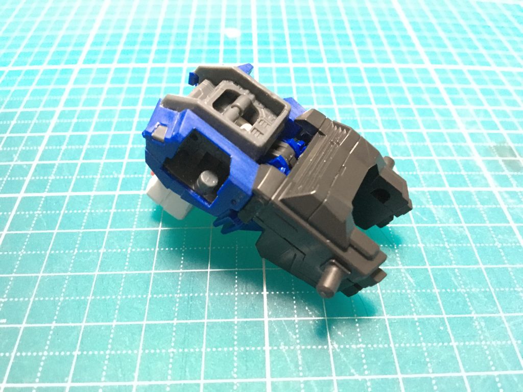 HGCEソードシルエットに移植させてます。
はみ出た箇所を切るなり削るなりすれば、問題無く取り付け可能になりました。