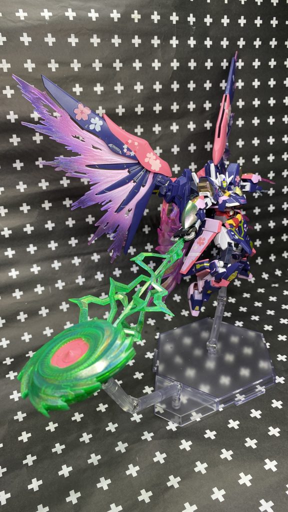 丸々拝借してるのでエフェクトもそのまま使用できます。
ヴァルヴレイヴのキットってシール地獄で塗装するとしてもマスキングが地獄だったりと大変なイメージですがこういったエフェクトやクリアパーツが綺麗でこれだけでも買って良かったと思ってたものです。