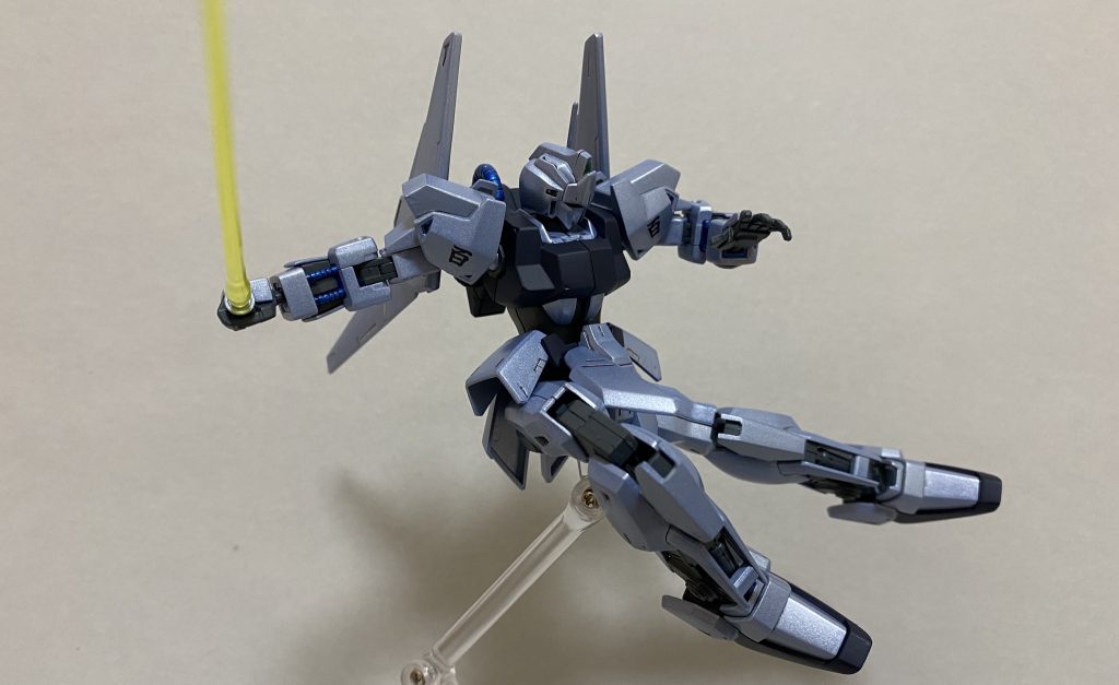 エゥーゴvsティターンズとかでやってたキック
あのゲームの影響で「百式=キック」のイメージがあります