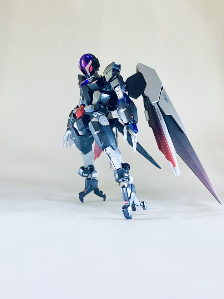 バックパックをお尻の位置にずらしてフェニーチェリナーシタの翼を移植。