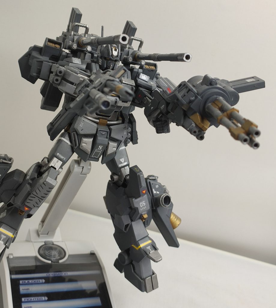 近、中、遠距離の戦闘をこなせれば良いと思ったのですが流石に重そうですね。