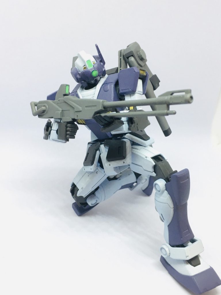 バイザーを下ろしてスナイプポジション。平手は30MMのフライトパーツのオマケ平手を拝借。