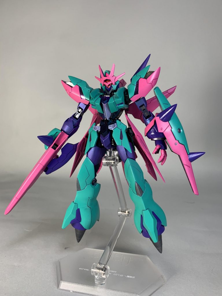 手や足首をさらに怪しい雰囲気が出るよう改造しました