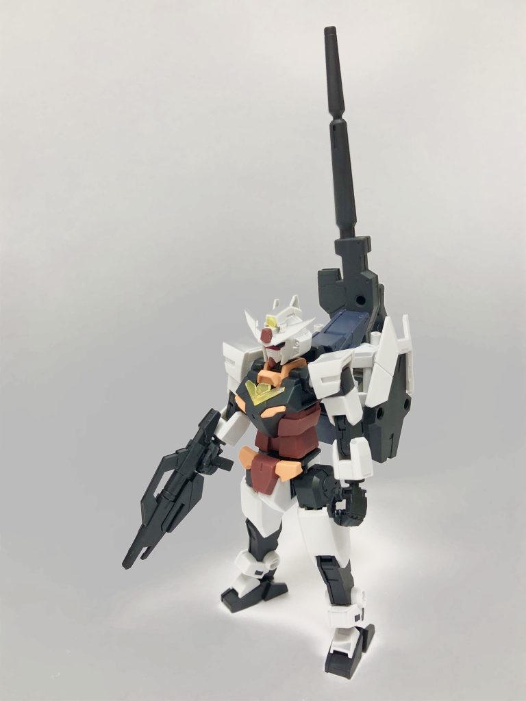 移動スタイル
カメラシールド、ビームキャノンを背部ラッチに装着しています