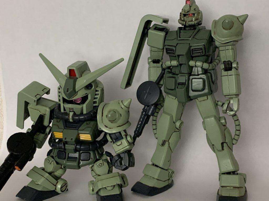 FG量産型ジオンガンダムと並べて