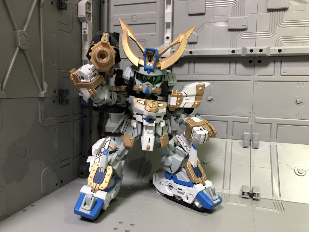 可動はそれなり動きますが、鎧が邪魔をしてCSフレームの良さは余り活かせませんでした。σ(^_^;)