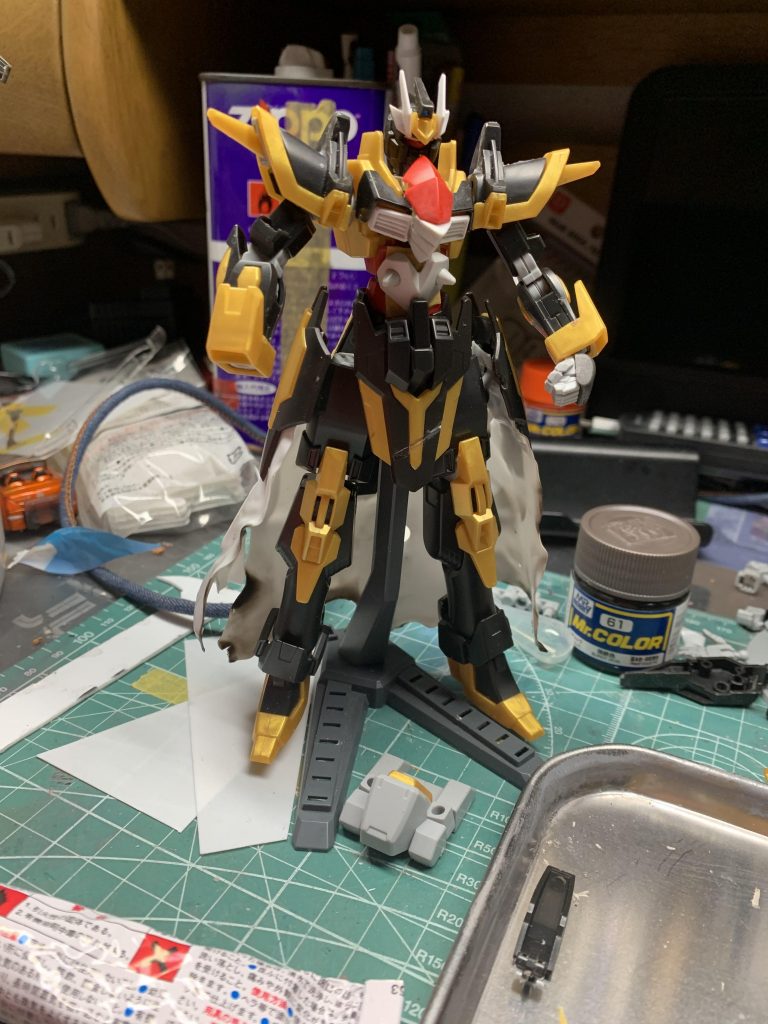 塗装前
コンペのテーマが発表されて一番最初に思い浮かんだのが騎士だったので後先考えずにジャンクだったシュバルツリッターを引っ張り出してミキシングしました