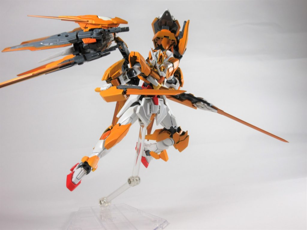 GNハバキリ
GNソードⅤを改造した日本刀のような見た目の長剣
高い切れ味と広いリーチをもち、斬ることに特化した剣で、使い勝手の良さから穂乃果は特に愛用している。
イメージキャラは海未

GNムラクモ
GNソードⅤを改造した日本刀のような見た目の短剣
こちらもハバキリと同等の切れ味を誇り
リーチの短さからハバキリよりも取り回しに優れる。
イメージキャラはことり