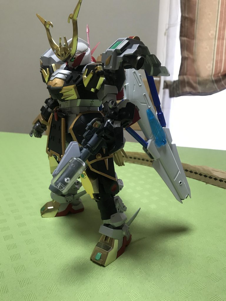 ツインジェネレーターは、もともとの鉄斗羅がGP04モチーフということもあって、RE/100のGP04のプロペラントタンクを利用してます。