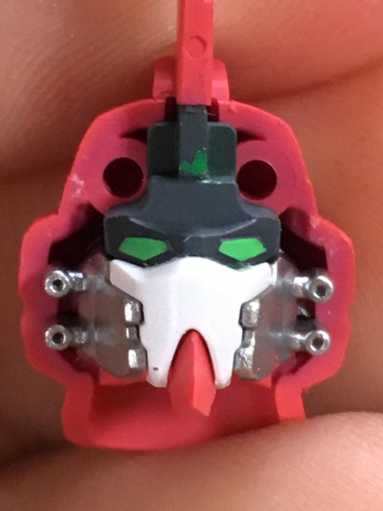 目は蛍光グリーン+ホワイトで。
メタリックも良いのですがこれはこれでカッコイイ気も…?