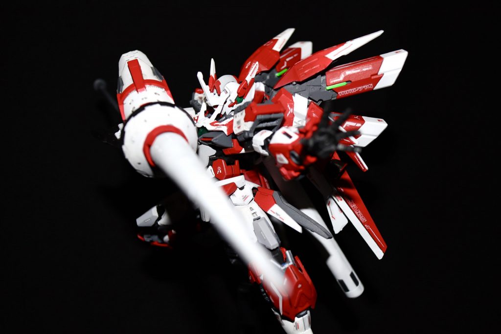 4枚目のポーズを別アングルから撮影した物です。