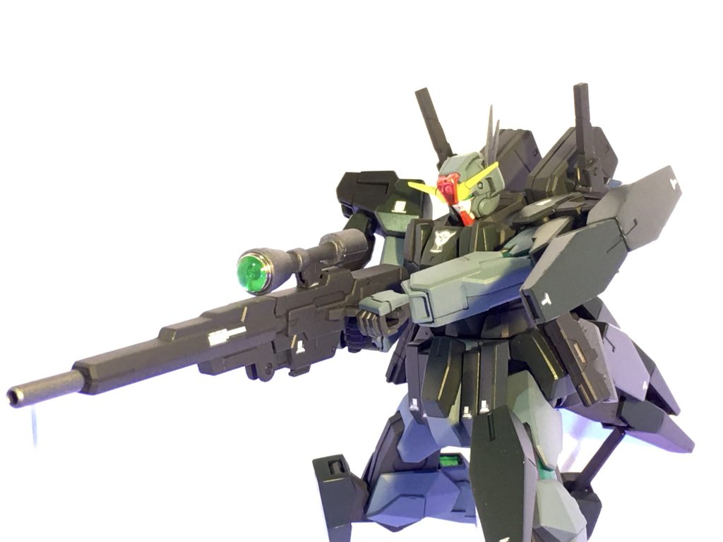 肩関節の稼働が良いので狙い撃つポージングがしっかり出来ます。