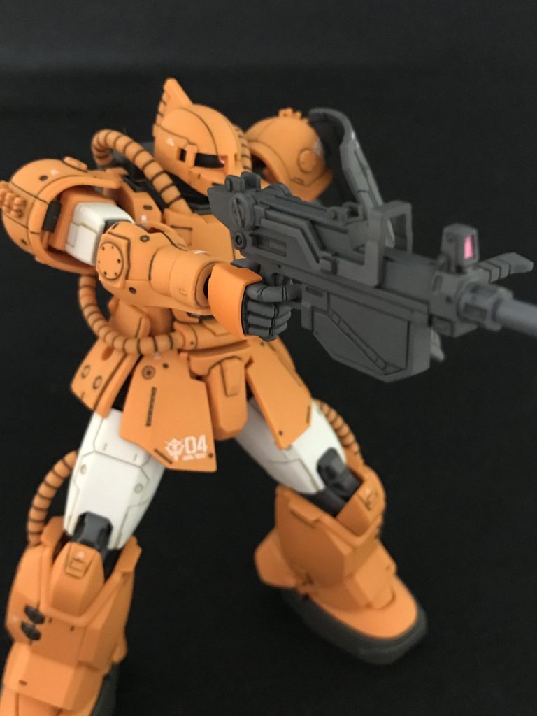 肩アーマーだけは合わせ目消しをしない訳にはいかない!しかし処理後無塗装です。数ヶ月後に変色していないか要経過観察です。