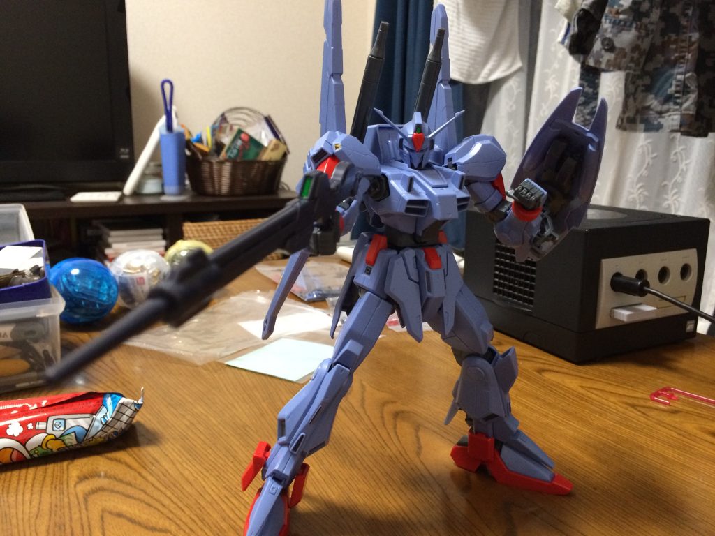 一応ポージングもしてみました。本当はもっとよく動くキットなのですが、これぐらいしか写メがありませんでした。もっと撮っておけば良かったですね😂