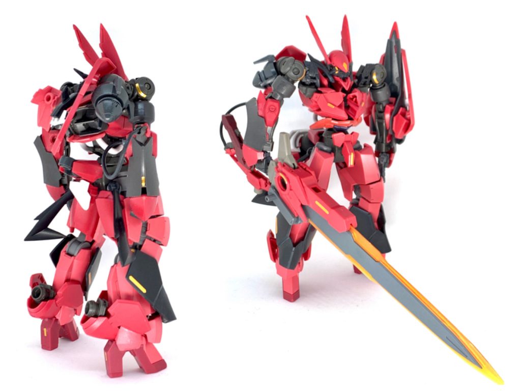 MGの刀身すんごい邪魔
がんばったところ:赤いプラモと黒いプラモをいっぱい作ったところ(箱が場所を取りすぎるので余りも基本全部組んだ)
こだわったところ:シナンジュを使わないところ(塗らないと100%シナンジュになるので)
基本は干渉部分をニッパー等で削りつつひたすらタミヤセメントでポン付け。塗らない(塗れない)のでパテもプラ板も無し、ガンプラのパーツとランナーのみ。
どこに何を使ってるか探すのも面白そう。全て正解した方は、めっちゃ褒めます。(タグの使用キットは後日更新します)