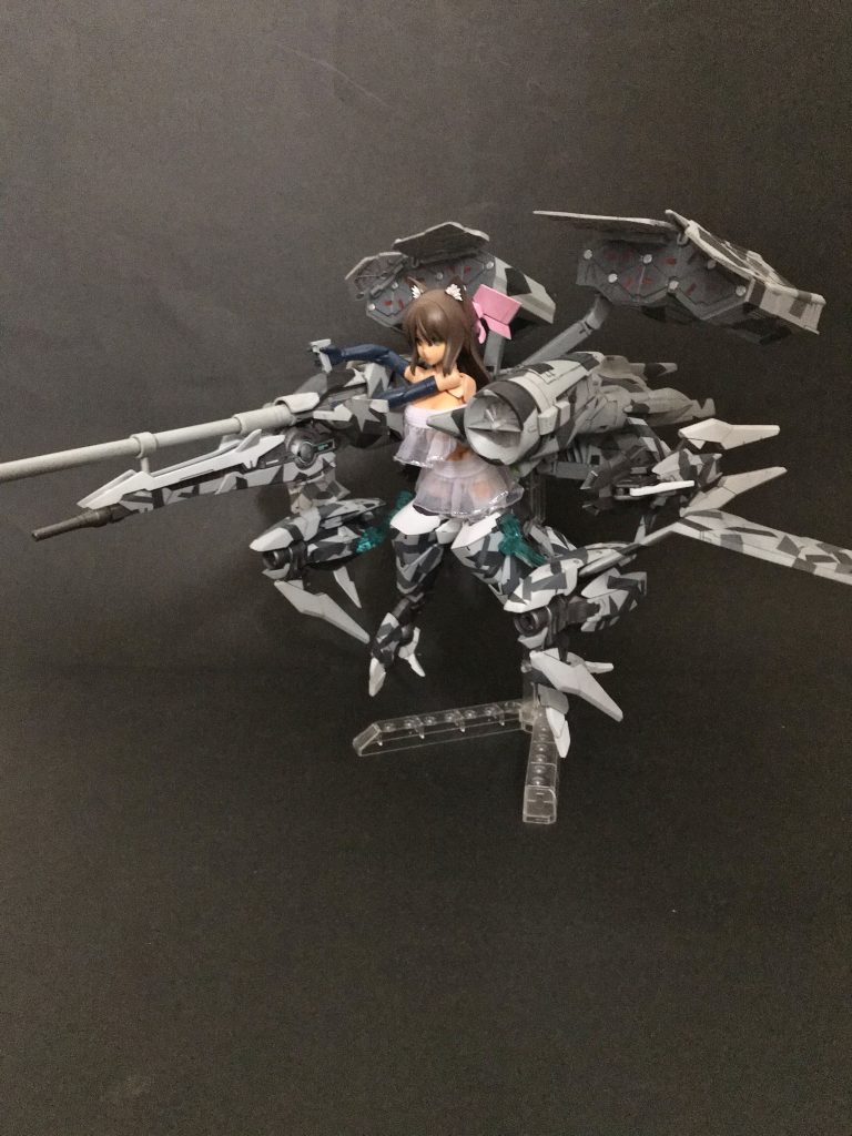 デンドロビウムの主砲の下にシタラのライフルを固定しました
遠距離、近・中距離用です