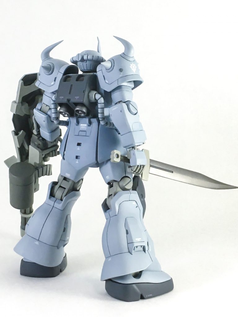 スパイクアーマー長い方の先端をカットして、プラ棒で延長して先鋭化。短い方をコトブキヤと交換。